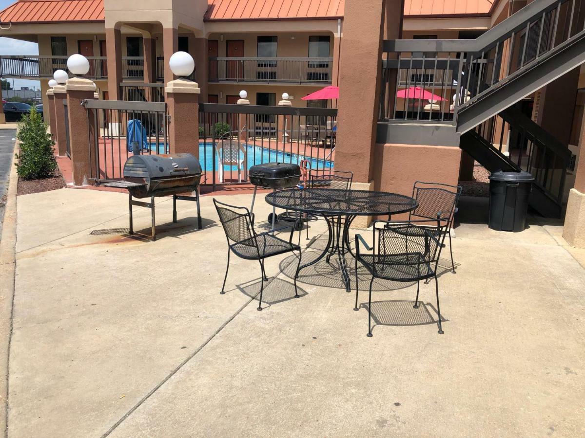 Days Inn By Wyndham Columbus Exterior foto
