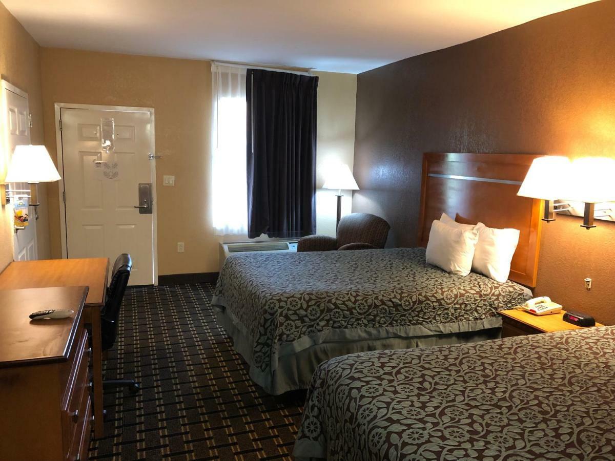 Days Inn By Wyndham Columbus Exterior foto