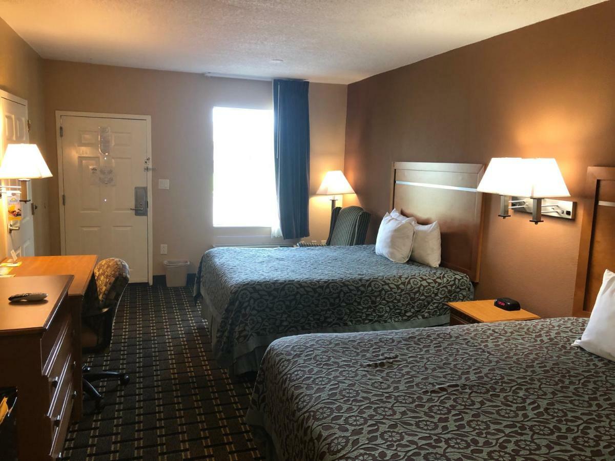 Days Inn By Wyndham Columbus Exterior foto