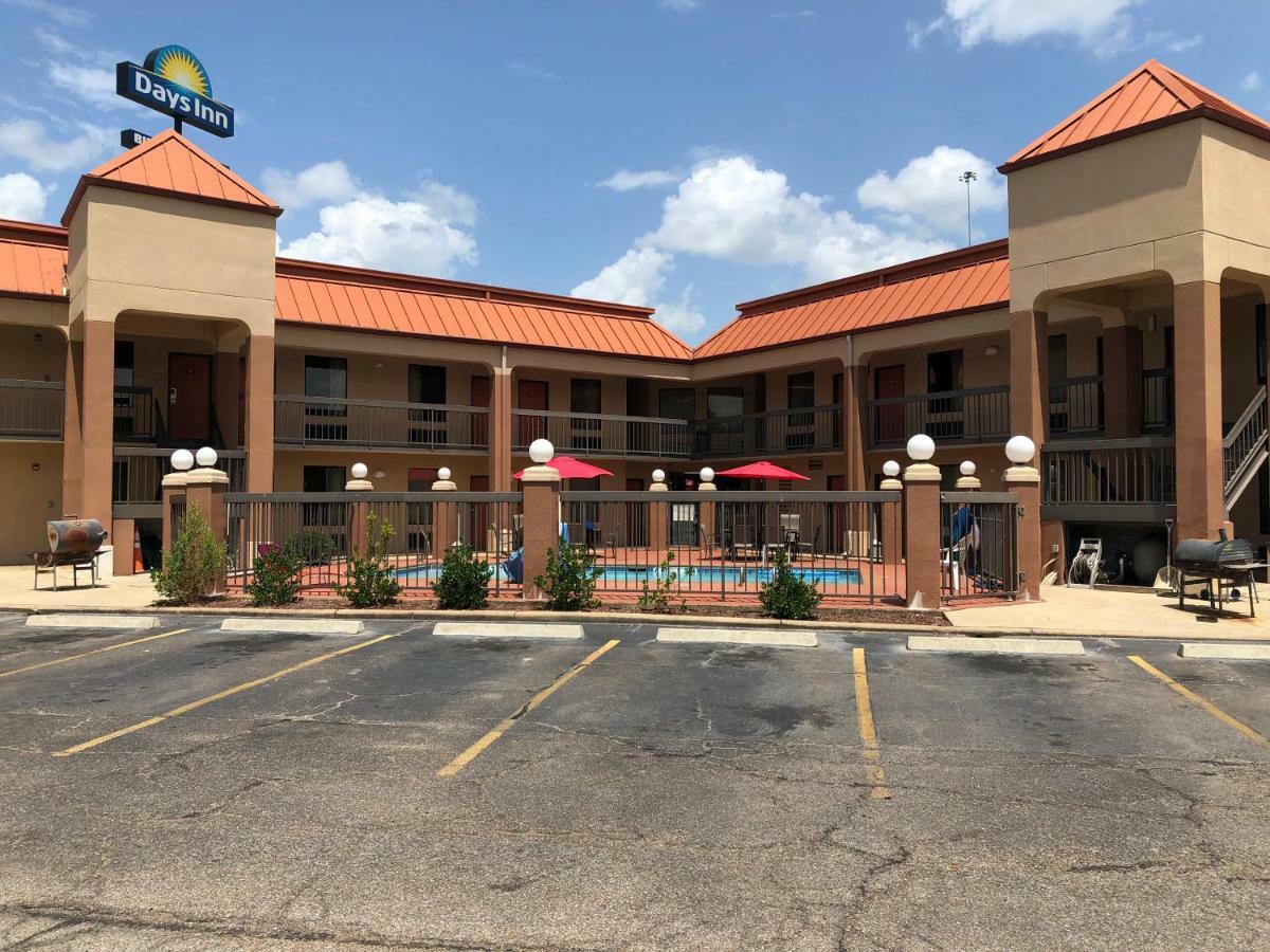 Days Inn By Wyndham Columbus Exterior foto