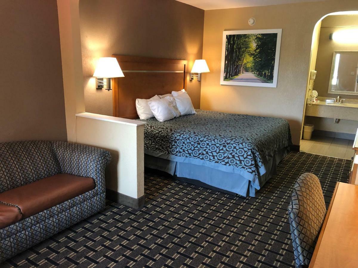 Days Inn By Wyndham Columbus Exterior foto